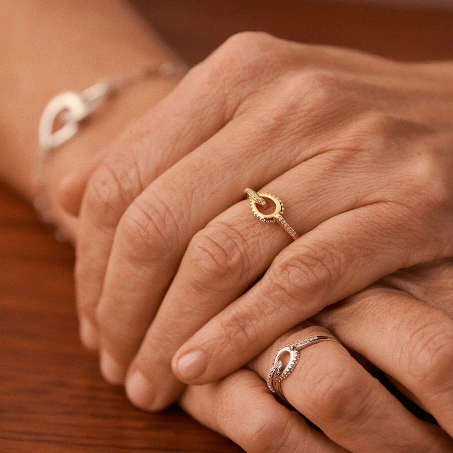 Bague Fine GEMINI - Cristal / Doré 4 Bague Fine GEMINI - Cristal / Doré – Image 2