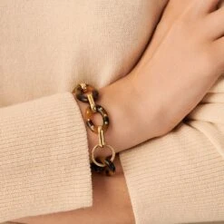 Collier Mi-long BOUCLE - Ecaille / Doré 7 Collier Mi-long BOUCLE - Ecaille / Doré -opulence Soldes Boutique 02680142 173 TU M2